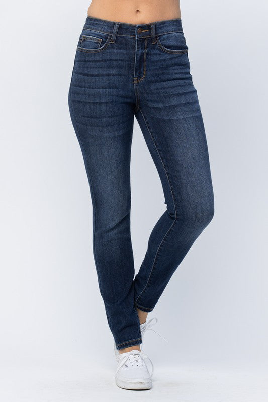 Judy Blue Clean Relaxed Jeans